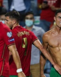 满冠体育- 曼联更衣室矛盾曝光，C罗回归引发连锁反应