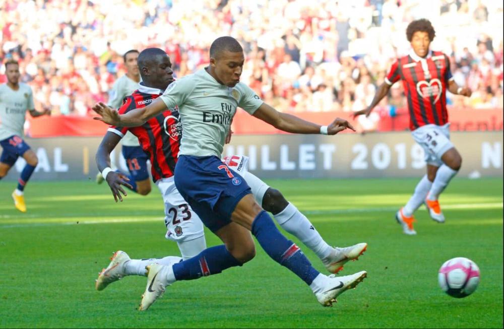  巴黎圣日耳曼豪取十连胜，姆巴佩状态火热领跑射手榜  